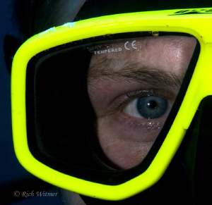 "Take my picture!" On a liveaboard, a non-photographer ke... by Richard Witmer 